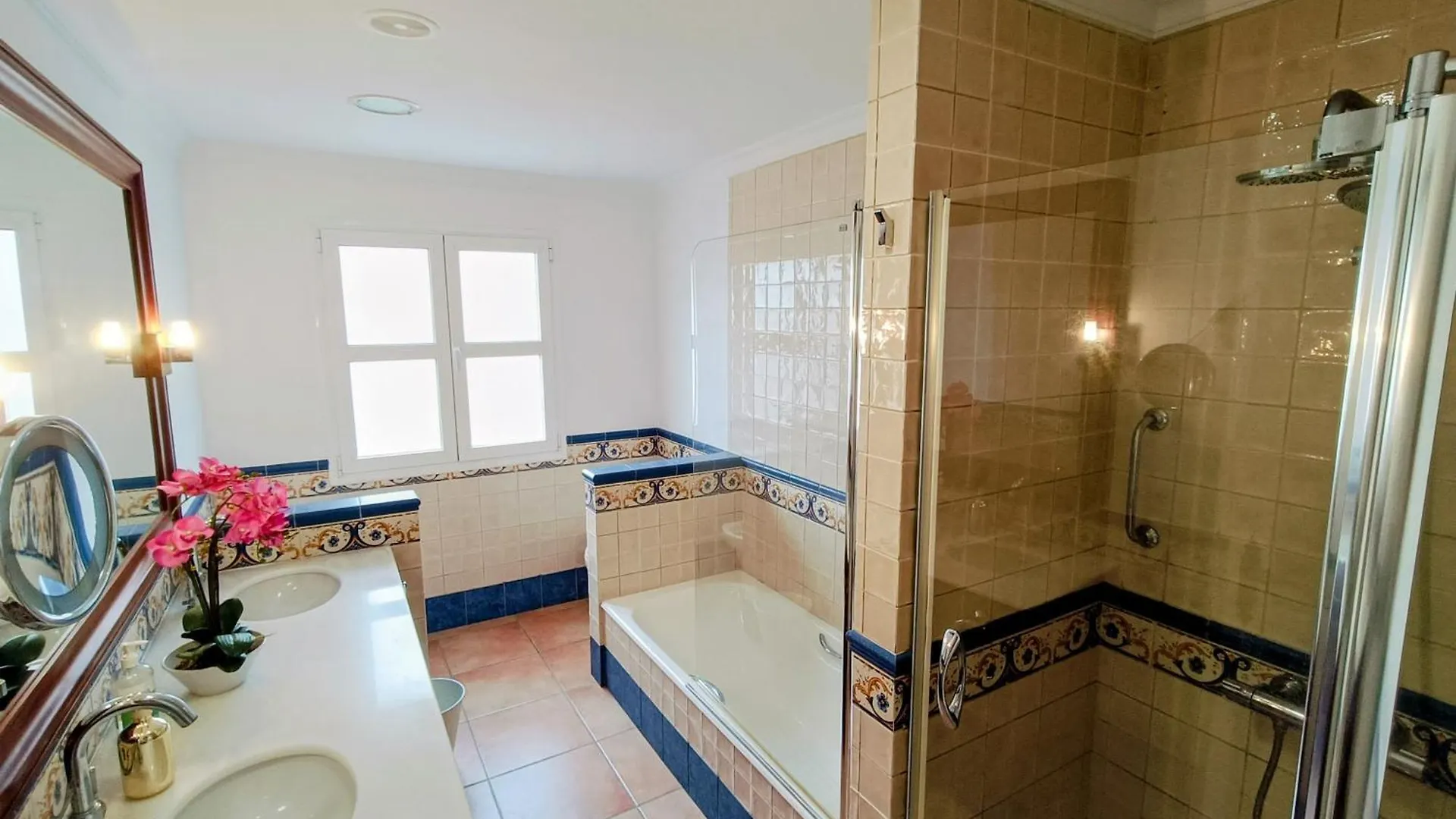 Magnificent 5-Star Very Large Luxury Villa Sea View Jacuzzi And Heated Pool Arguineguin
